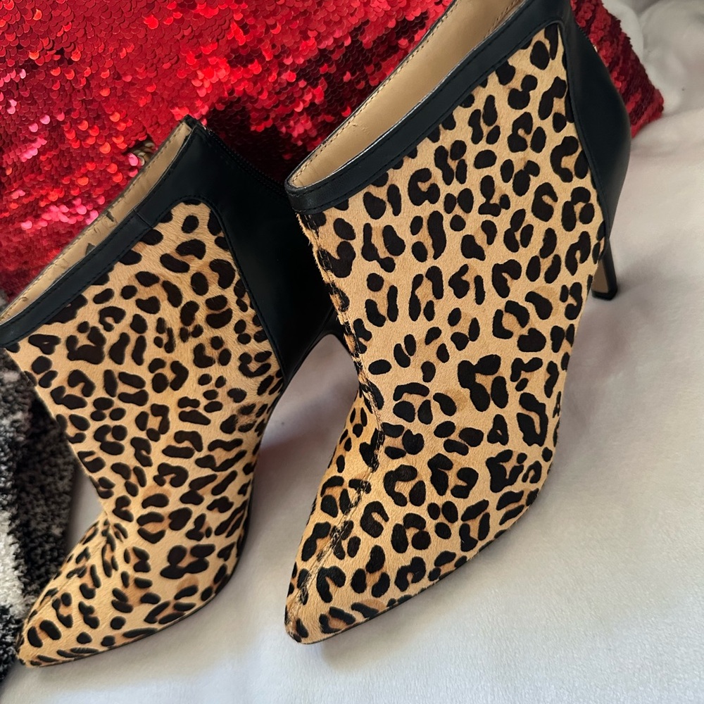 Adrianne Vittadini Animal Print Stiletto heel Ankle Booties Size 8.5 Uses